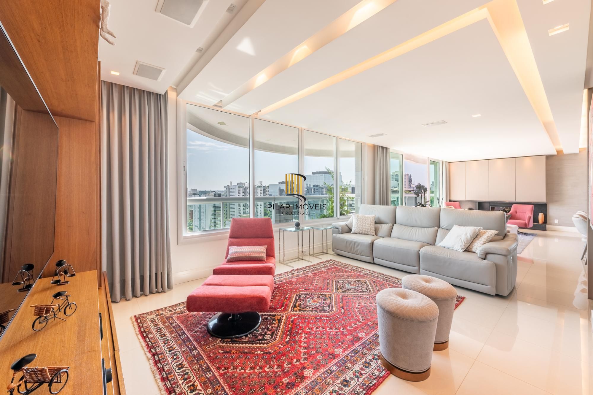 Apartamento com 204m², 3 dorm, 5 vagas no Petrópolis