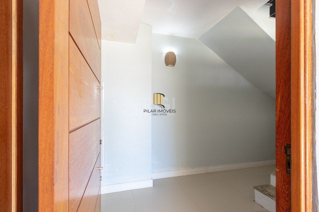 Casa para Venda - 168m², 3 dormitórios, sendo 1 suites, 2 vagas - Imperial Park