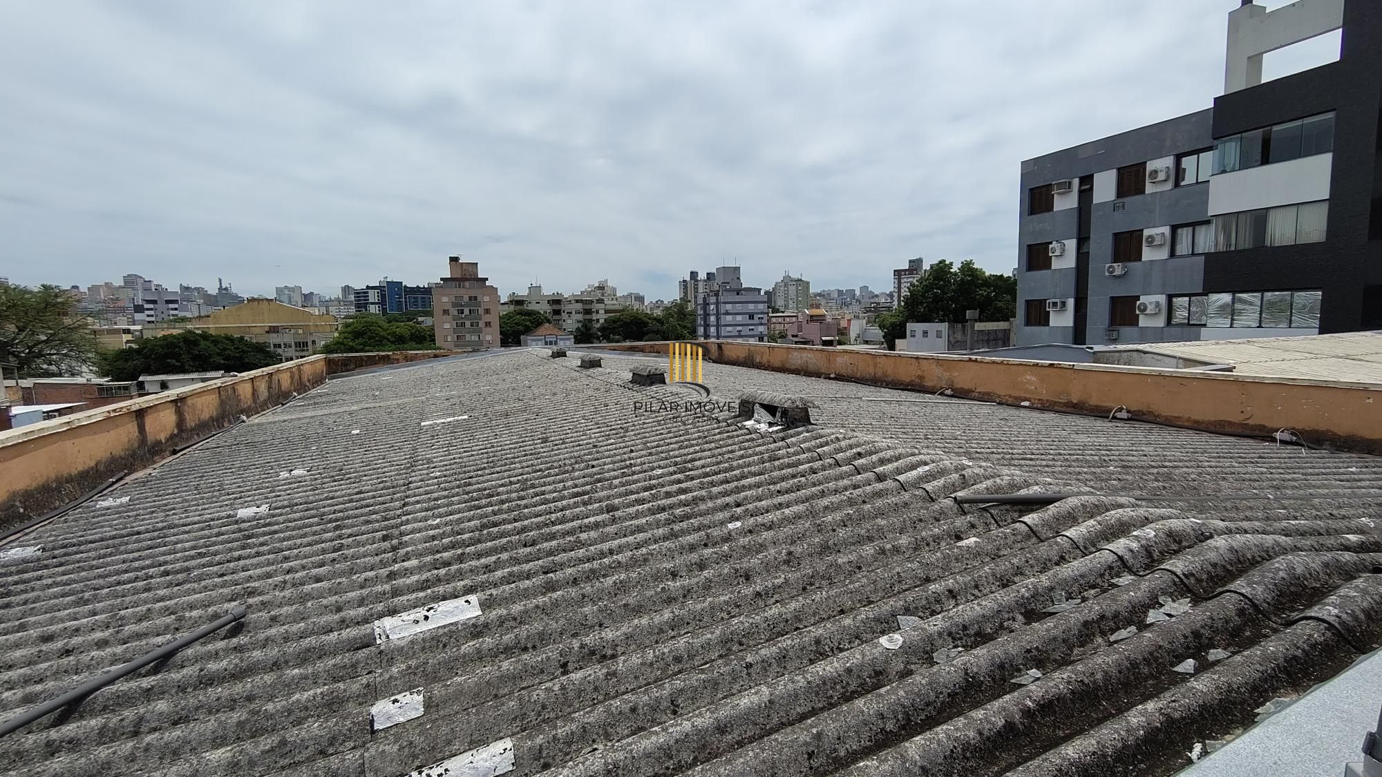 Prédio Comercial no bairro Menino Deus.