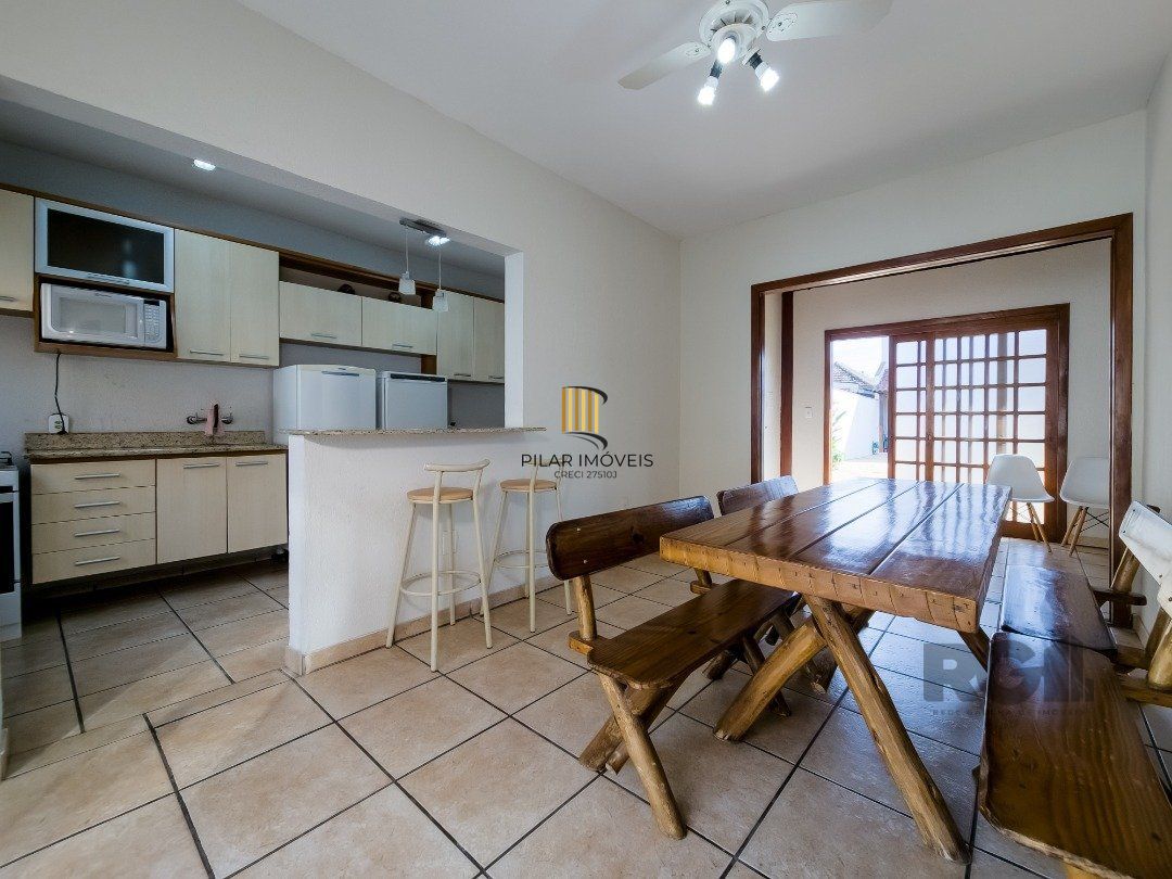 Casa 4 dormitórios no bairro Glória