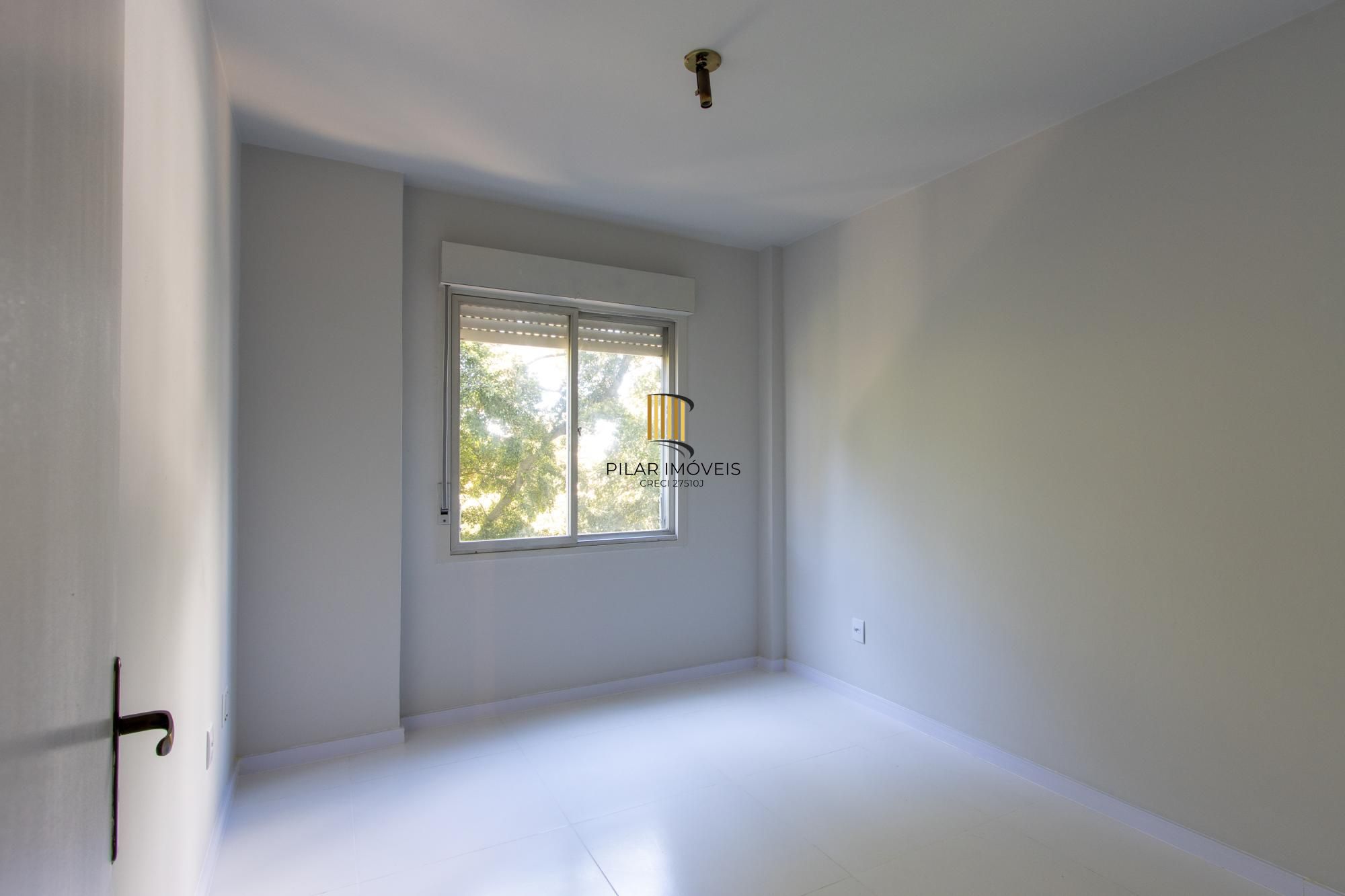 Apartamento 3 quartos, reformado, condomínio com infraestrutura - Bairro Cristal