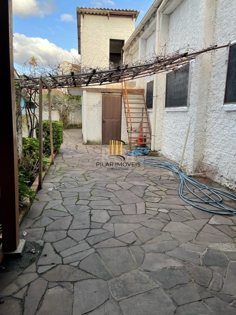 Casa para Venda - 594m², 2 dormitórios, 6 vagas - Vila João Pessoa