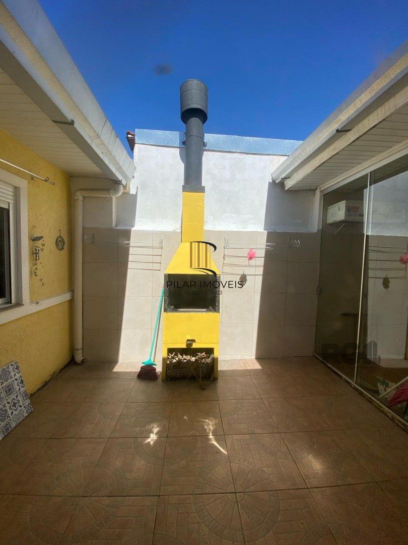 Casa 3 dormitórios no bairro Hípica