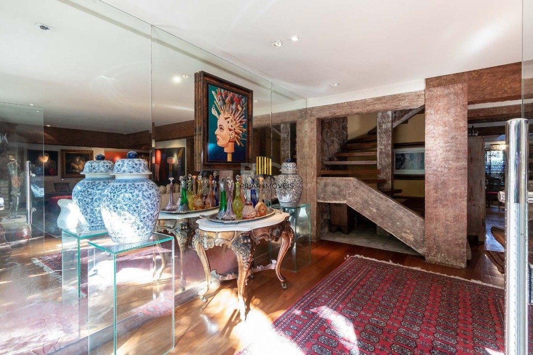 Casa para Venda - 418m², 4 dormitórios, sendo 1 suites, 2 vagas - Jardim Isabel