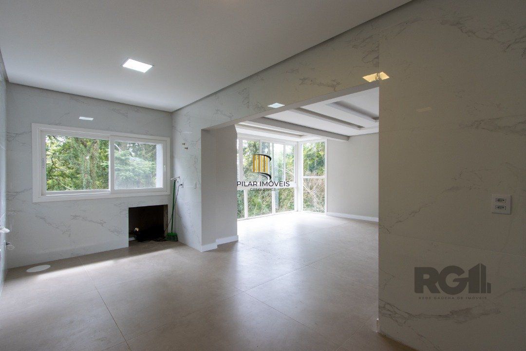 Casa | 3 quartos | 2 Suítes | 4 vagas cobertas | 260m2 Privativos | Bairro Santa Tereza