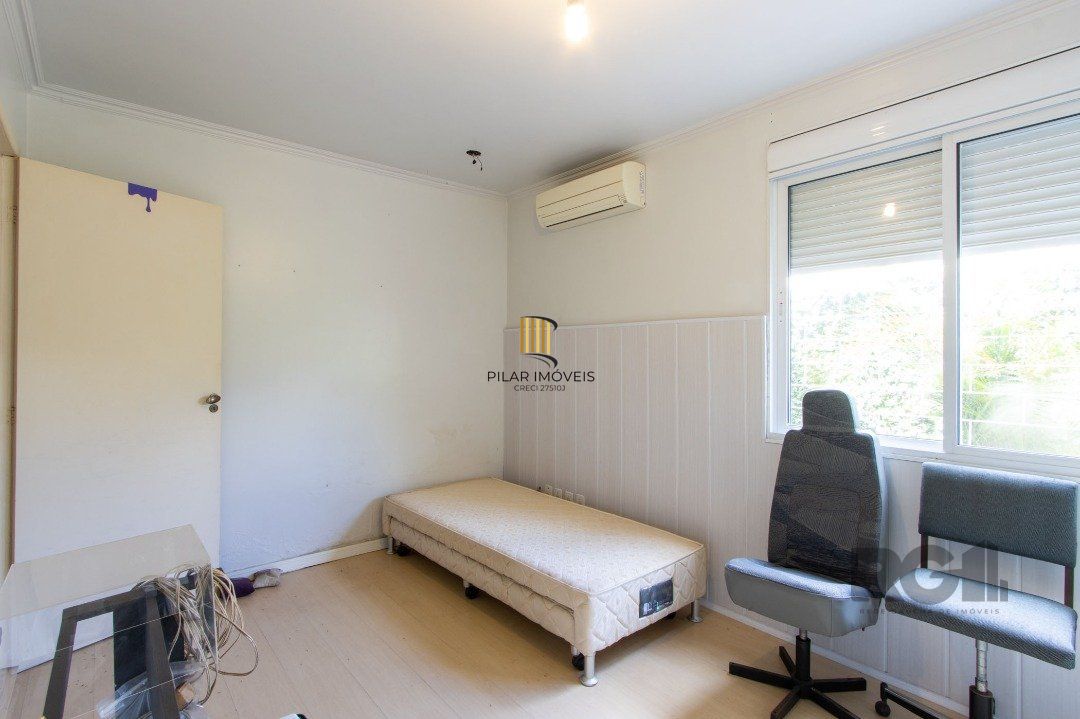 Casa para Venda - 239m², 5 dormitórios, sendo 1 suites, 2 vagas - Hipica