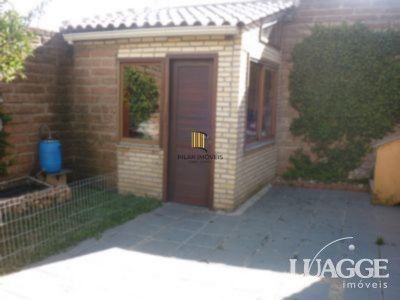 casa com 4 dormitórios, sendo uma suíte , e 530 area privativa