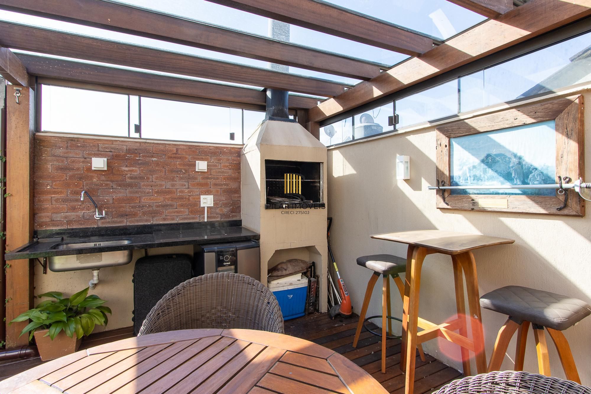 Casa condomínio | 3 dormitórios | 1 Suíte | 240,82 Privativos | 2 Vagas | Bairro Teresópolis