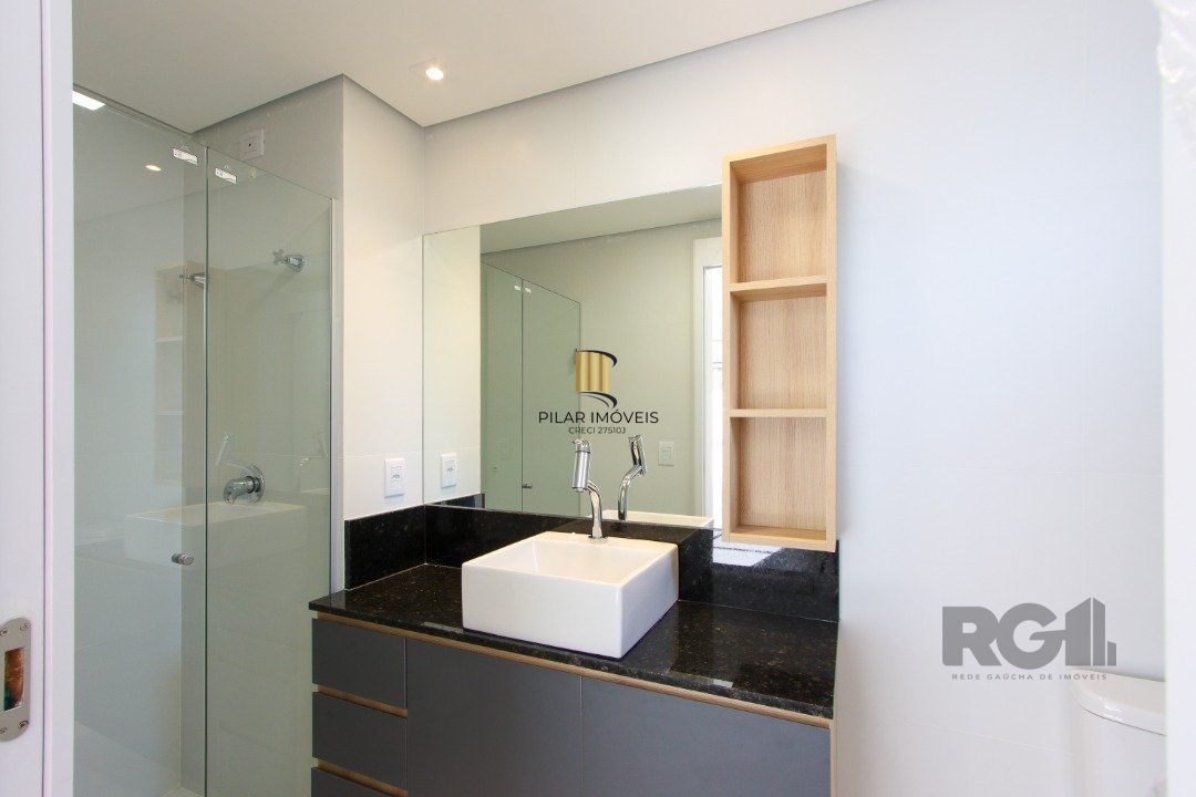 Apartamento em Porto Alegre no Bairro Petrópolis, de 2 quartos, GARDEN , semi mobiliado