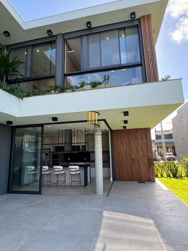 Casa de Condomínio 4 dormitórios no bairro Centro
