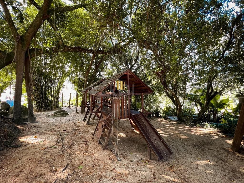 Casa de Condomínio 3 dormitórios no bairro Pedra Redonda