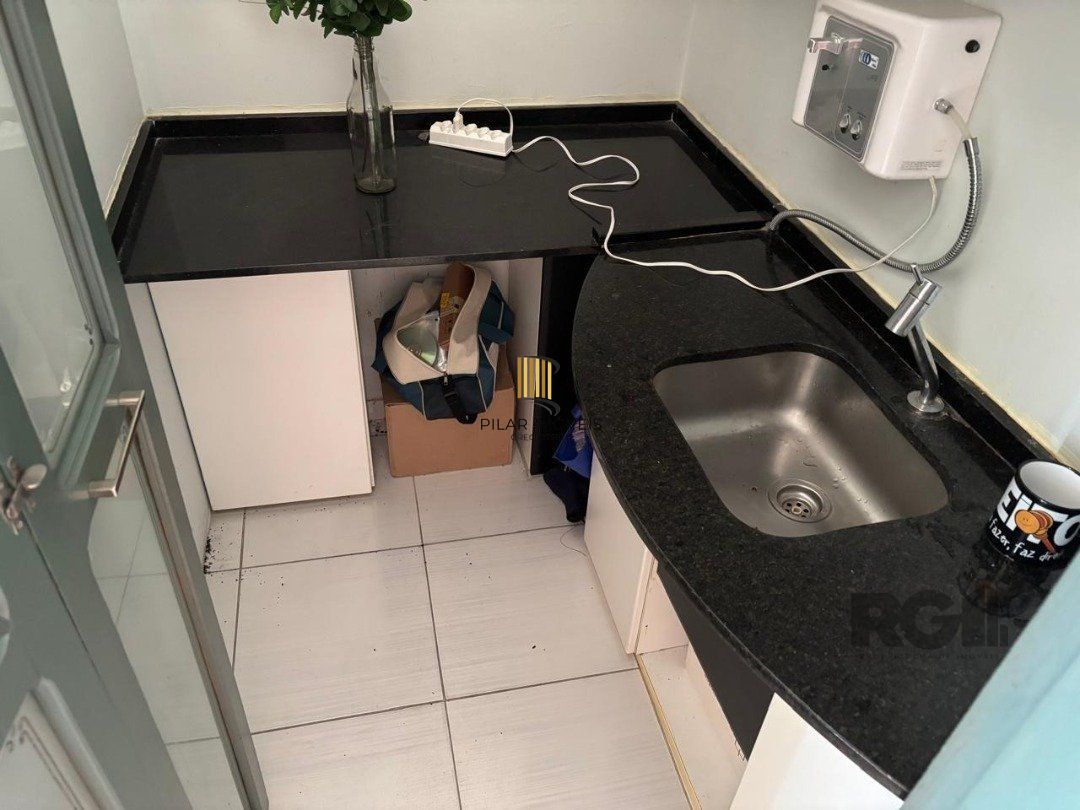 Sala Comercial com 03 Ambientes, Sala, cozinha e banheiro