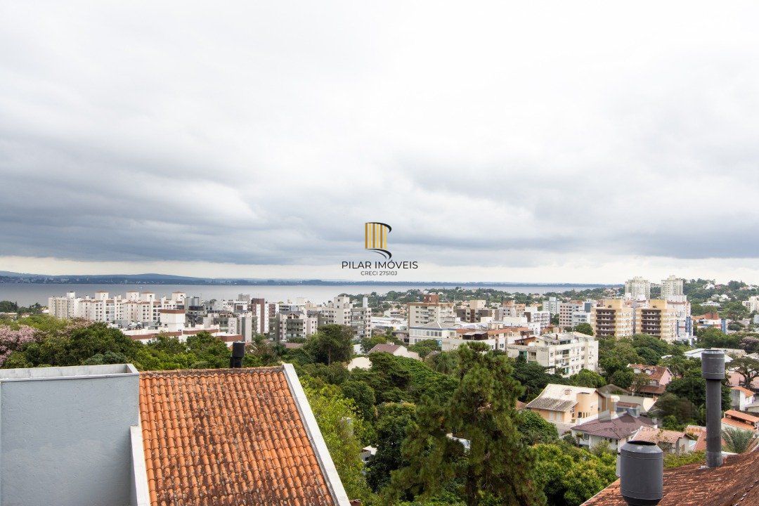 Sobrado com 148,45m², com 2 quartos, suíte, área gormet, vista para o Guaíba, na Vila Conceição.