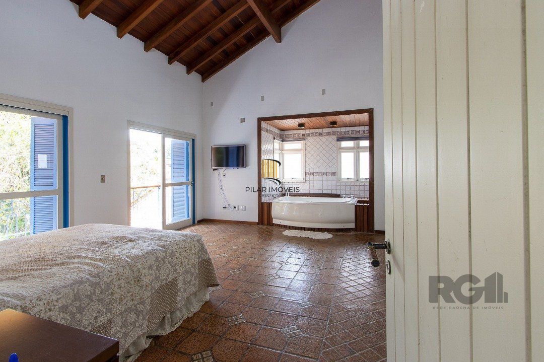 Casa 4 dormitórios no bairro Jardim Isabel