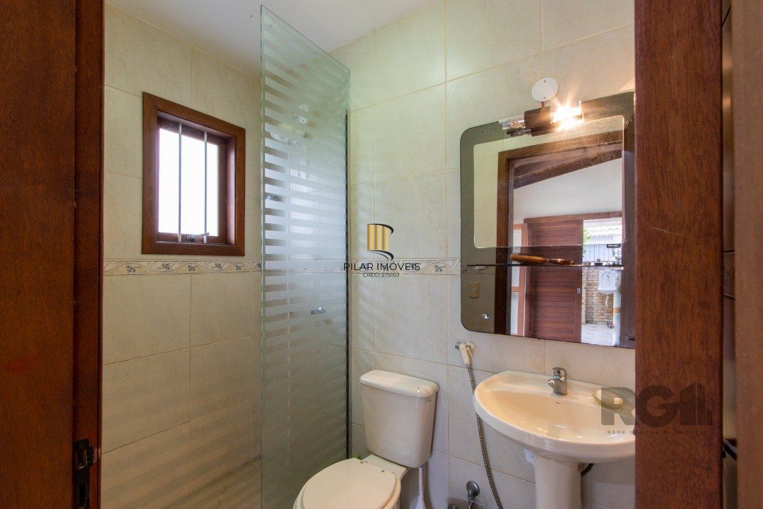 Casa 4 dormitórios no bairro Ipanema