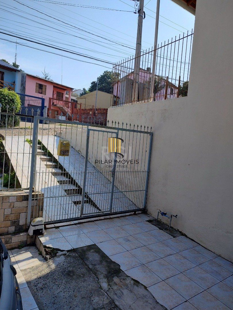 Casa 3 dormitórios no bairro Partenon