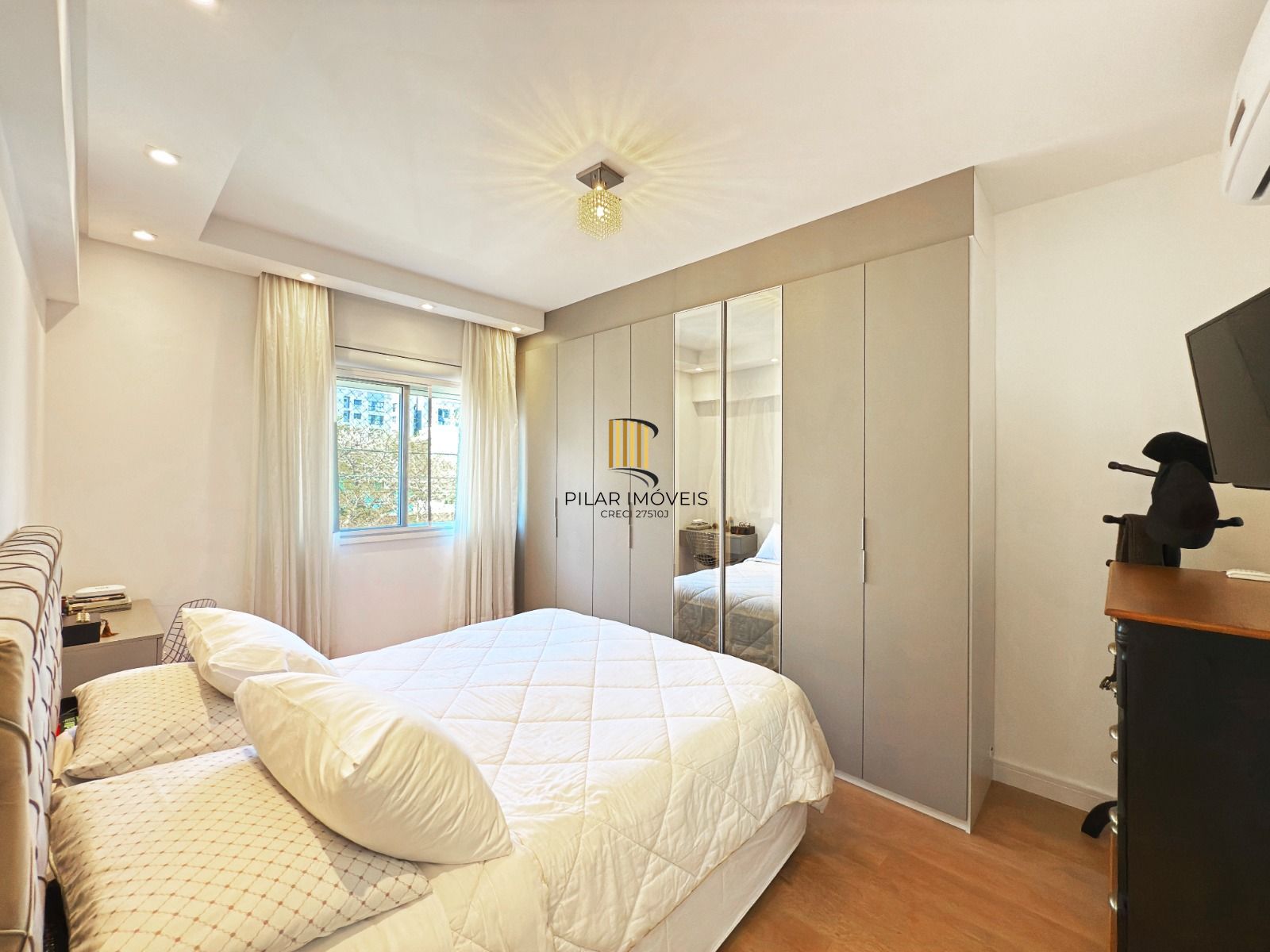 Excelente apartamento de 3 dormitórios, 1 suíte e 2 vagas de garagem.