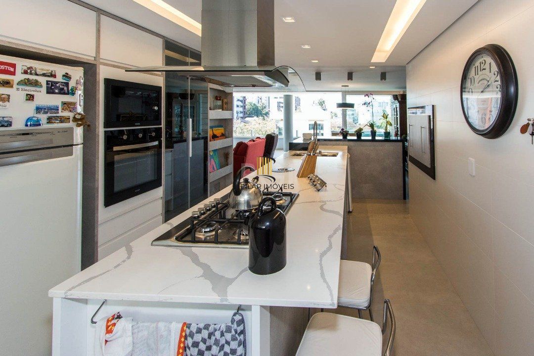 Cobertura para Venda - 230.43m², 3 dormitórios, sendo 3 suites, 2 vagas - Menino Deus