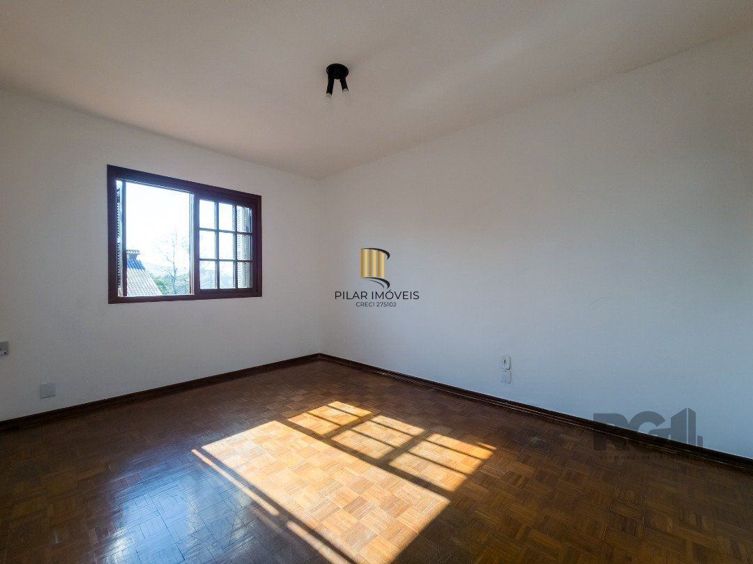Casa 3 dormitórios no bairro Ipanema