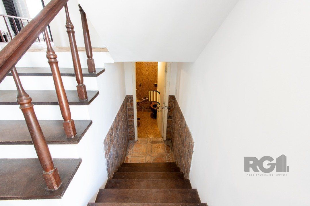 Casa para Venda - 337m², 3 dormitórios, sendo 1 suites, 3 vagas - Cristal