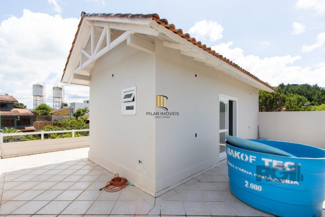 Sobrado novo,  4 quartos (1 suite), 440m² privativos - Bairro Guarujá