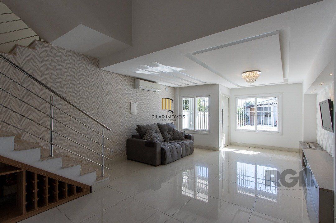 Casa 4 dormitórios no bairro Nonoai