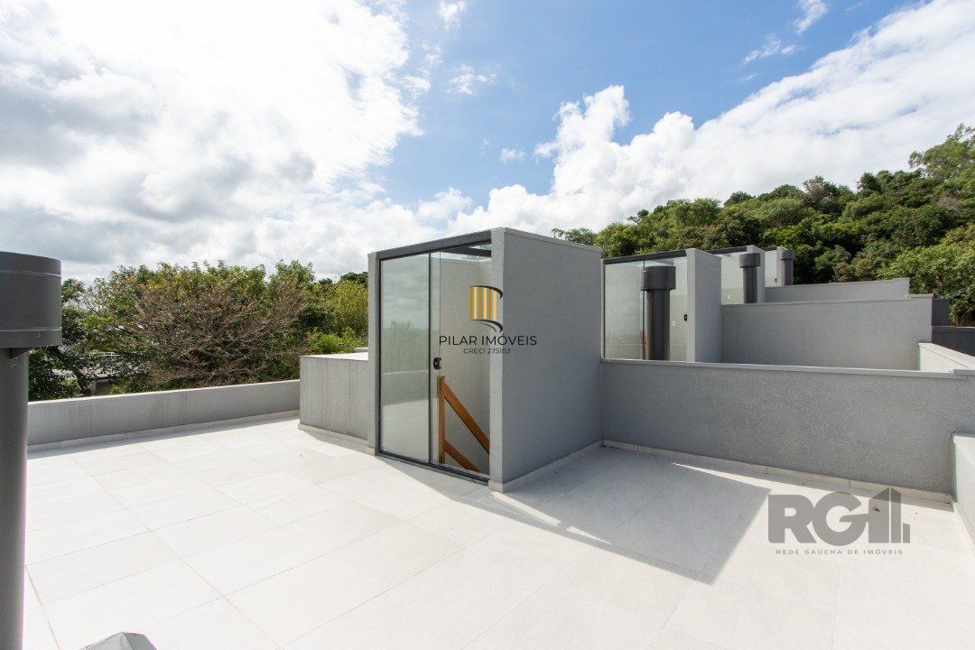 Sobrado novo  no Bairro Tristeza,