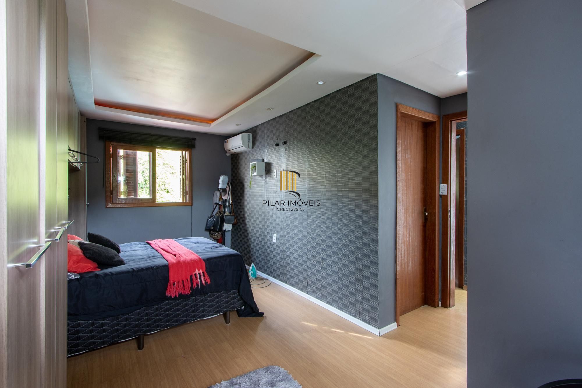 Casa/Sobrado  4 dormitórios com piscina