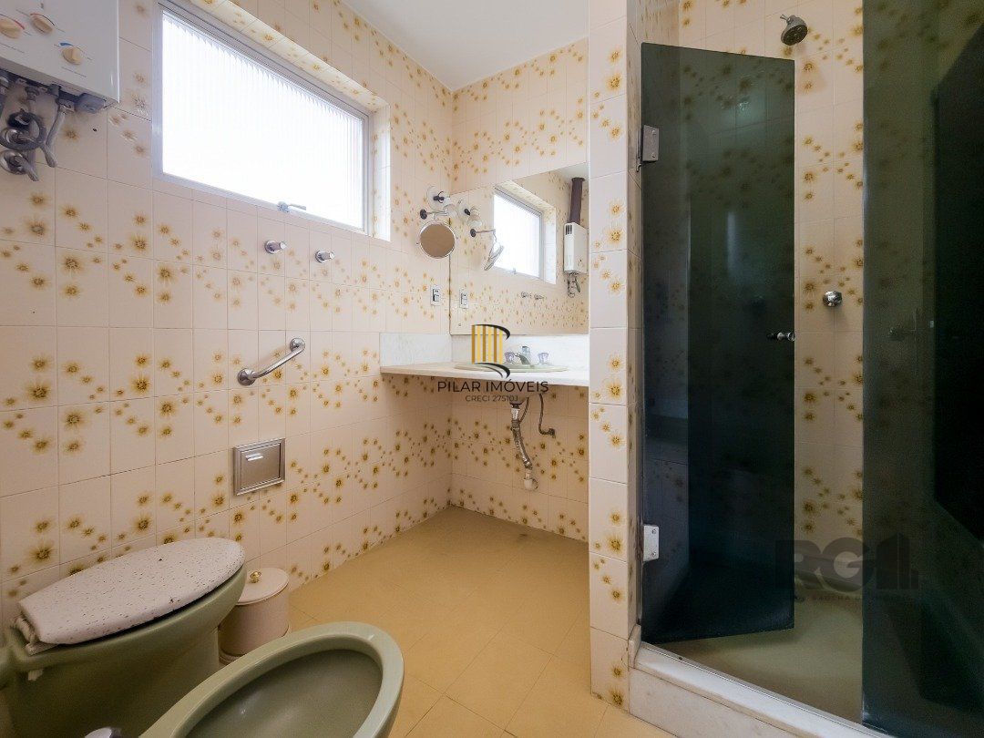 Casa 4 dormitórios no bairro Teresópolis