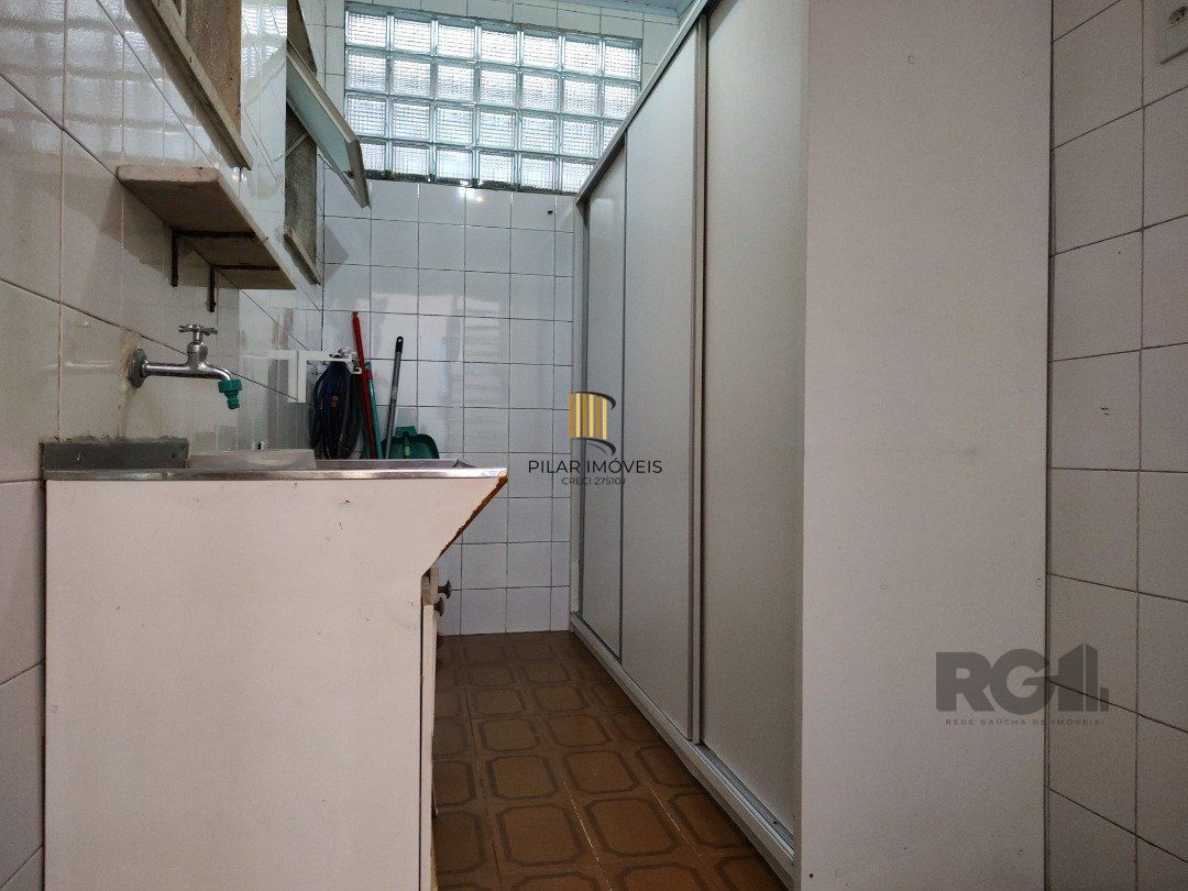 Apartamento Garden, 2 quartos, 1 suite, 2 banheiros, dependência de empregada - Bairro Petrópolis