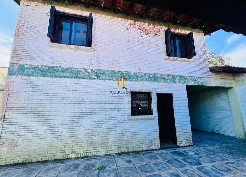 Casa 7 dormitórios no bairro Litoral