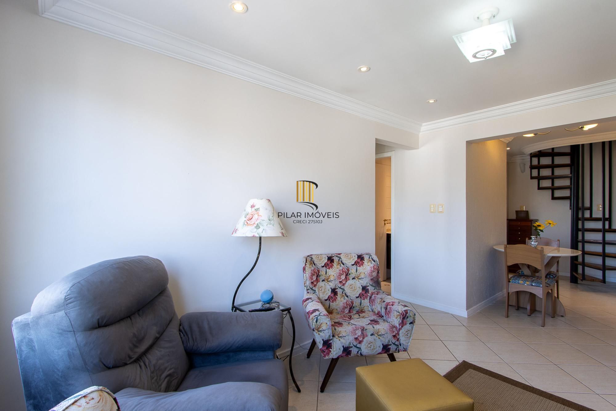 Cobertura com 2 dormitórios, incluindo 1 suíte.