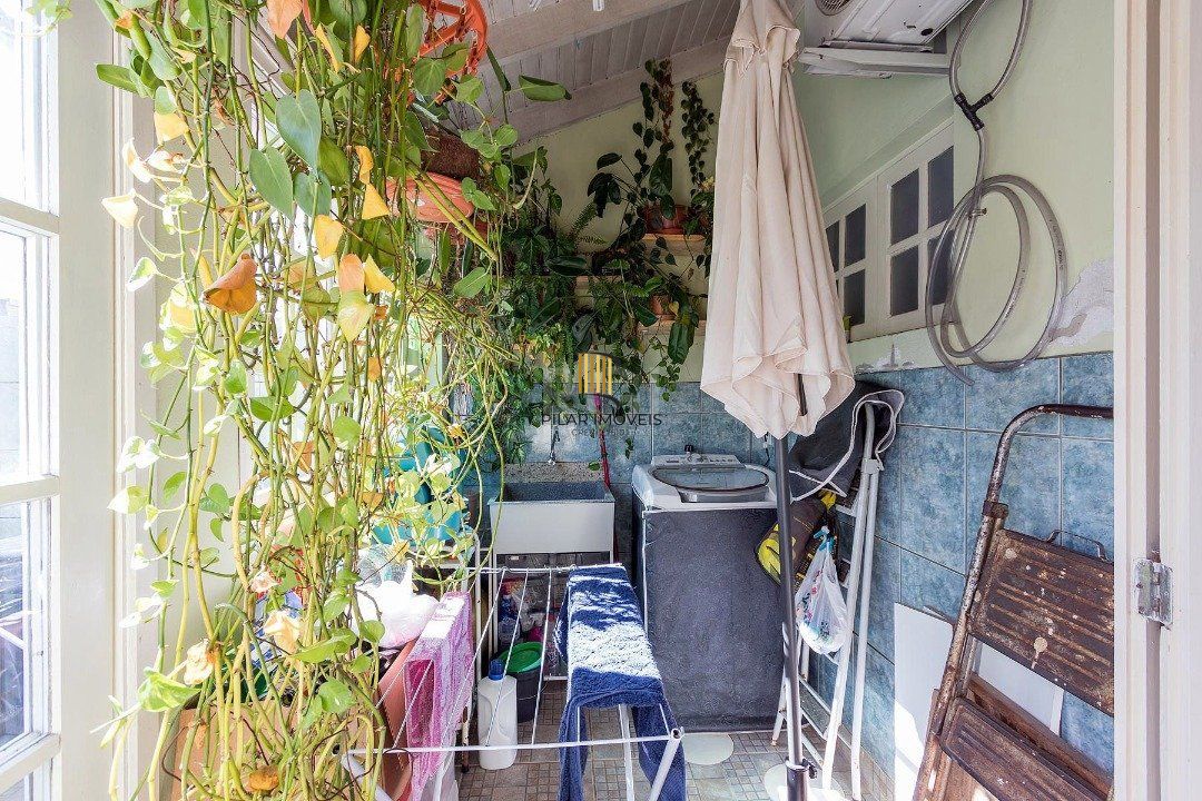 Casa para Venda - 124m², 2 dormitórios, sendo 1 suites, 2 vagas - Hípica