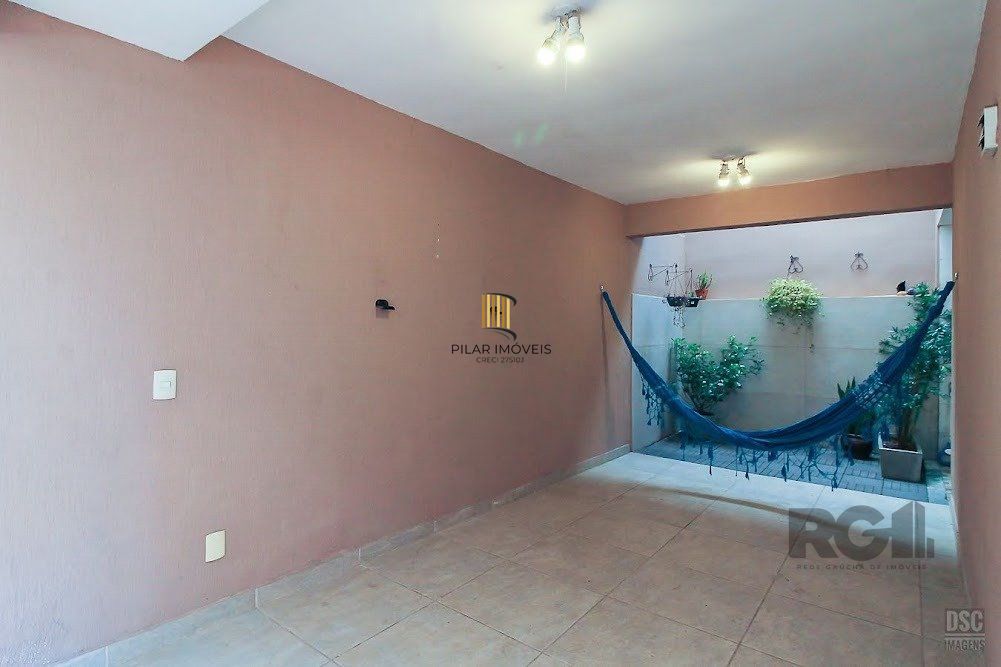 Casa em  condomínio 3 dormitórios na Av Otto Niemeier