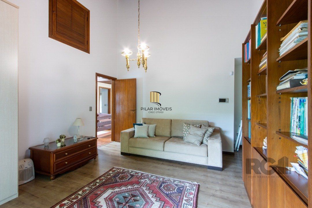 Sobrado com vista para Rio, 3 quartos, 2 suites, pátio, piscina, vaga para 4 carros - Bairro Vila Assunção