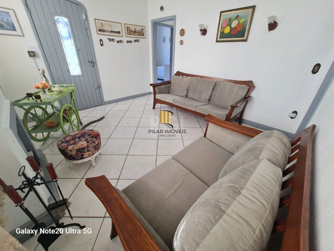 Casa 3 dormitórios no bairro Nonoai