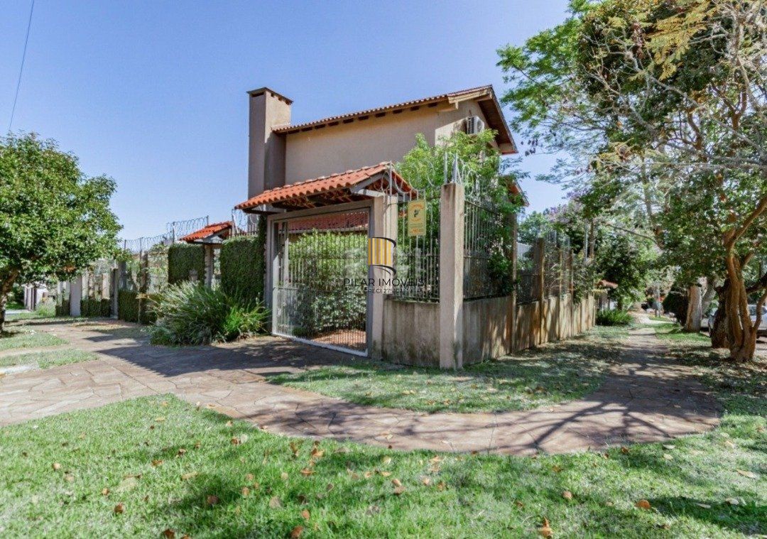 Casa para Venda - 255m², 3 dormitórios, sendo 1 suites, 3 vagas - Ipanema