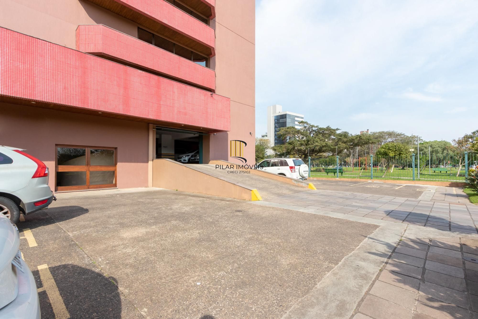 Luagge vende Ap 3 Dorm. de frente para o Marinha.