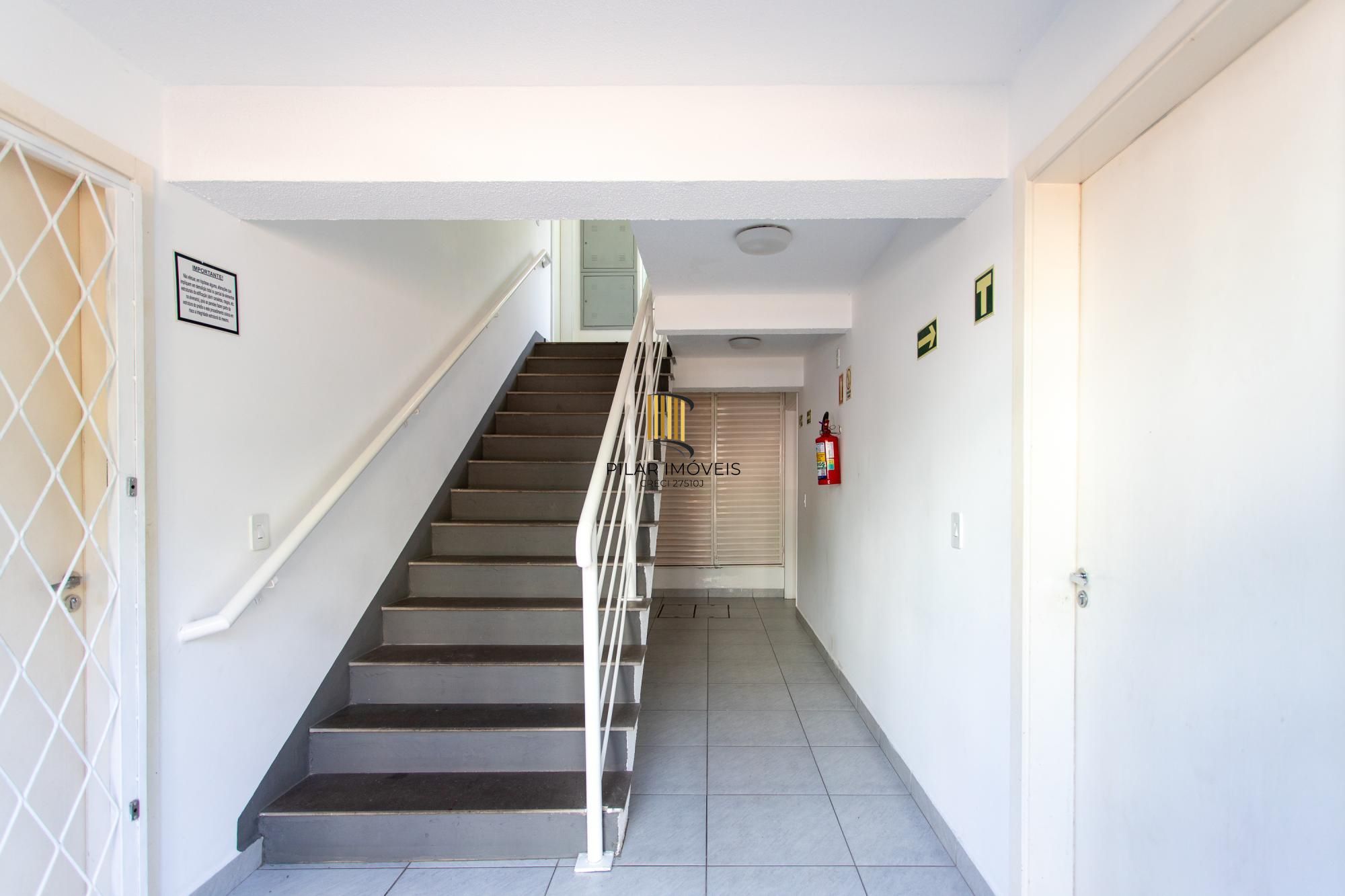 Apartamento 2 quartos, reformado, 1 vaga escriturada - Vila Nova