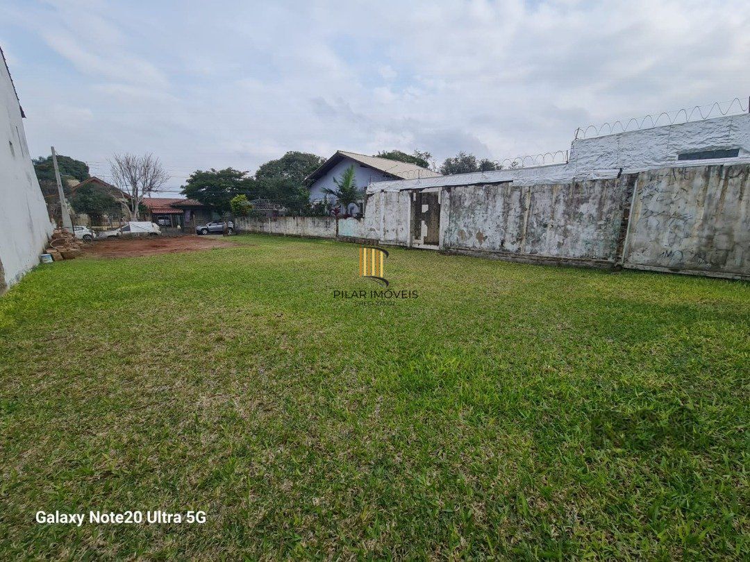 terreno plano com 330 m2 área total