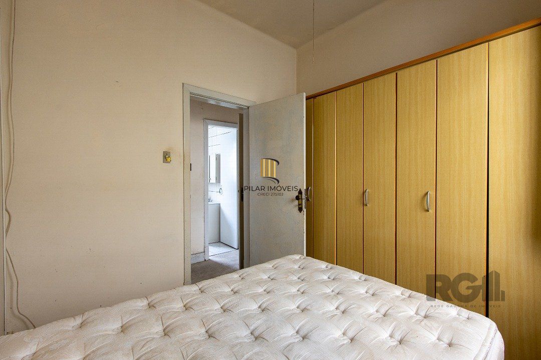 Casa 5 dormitórios no bairro Ipanema