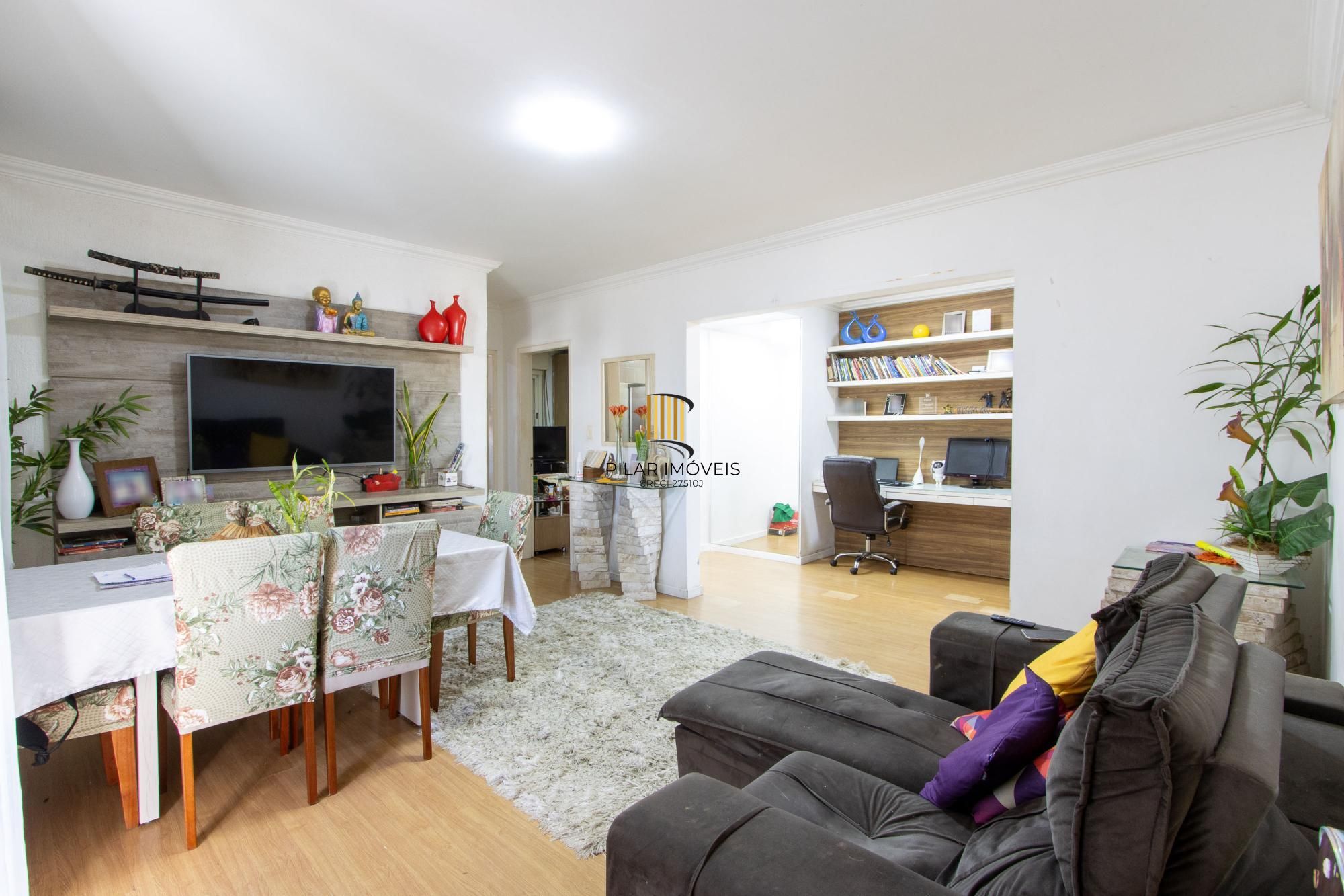 Apartamento com 88m², 2 dormitórios, 1 suíte, vaga coberta, no bairro Tristeza.