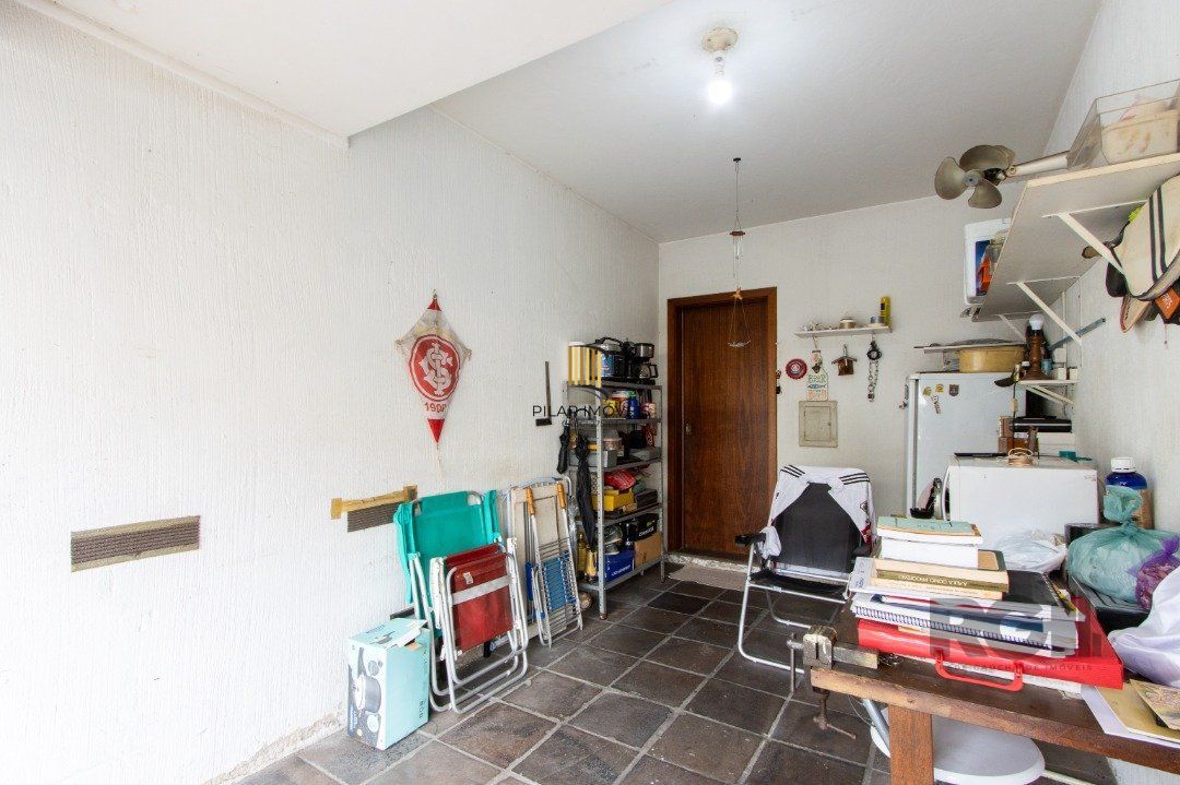 Casa de 3 dormitórios à venda na Tristeza - Zona sul de Poa.