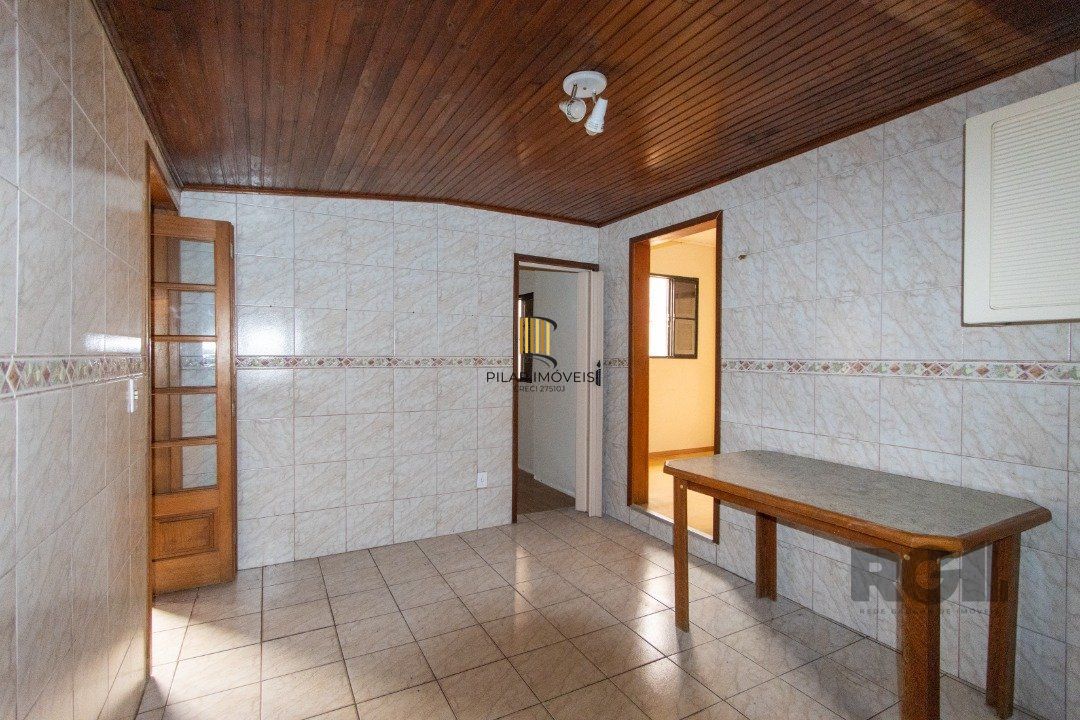 Casa 6 dormitórios no bairro Tristeza