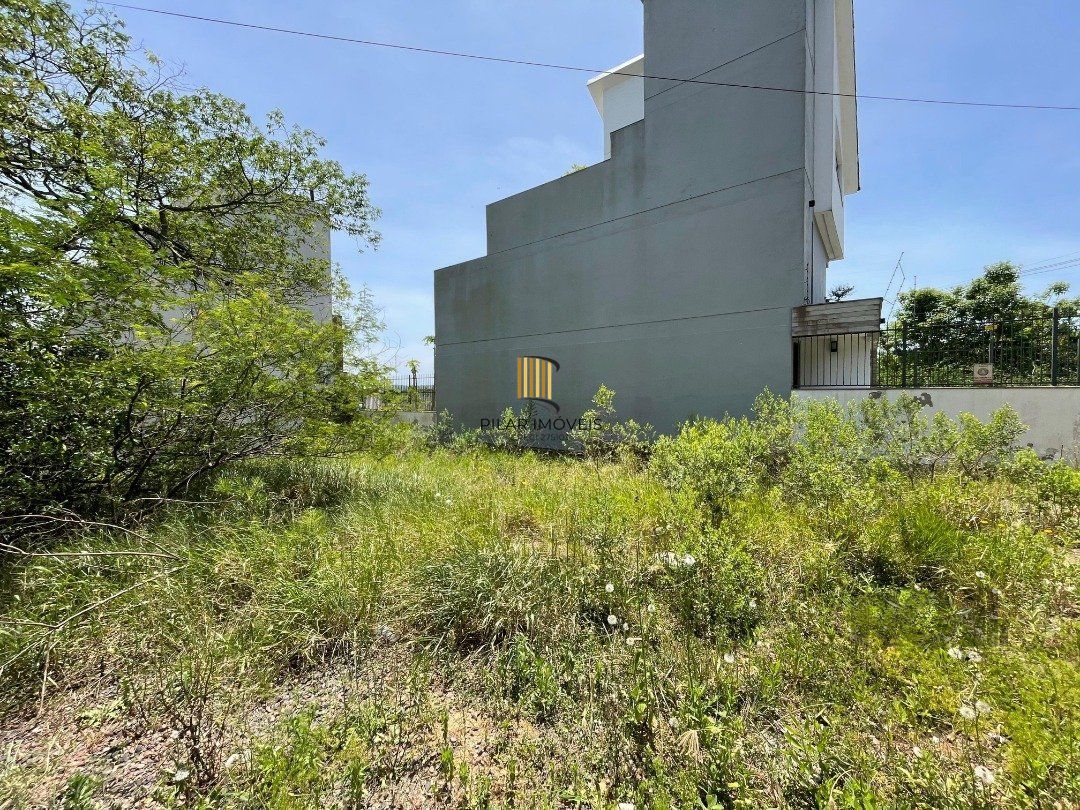 Terreno à venda no bairro Guarujá,  com área total de 233,76m²