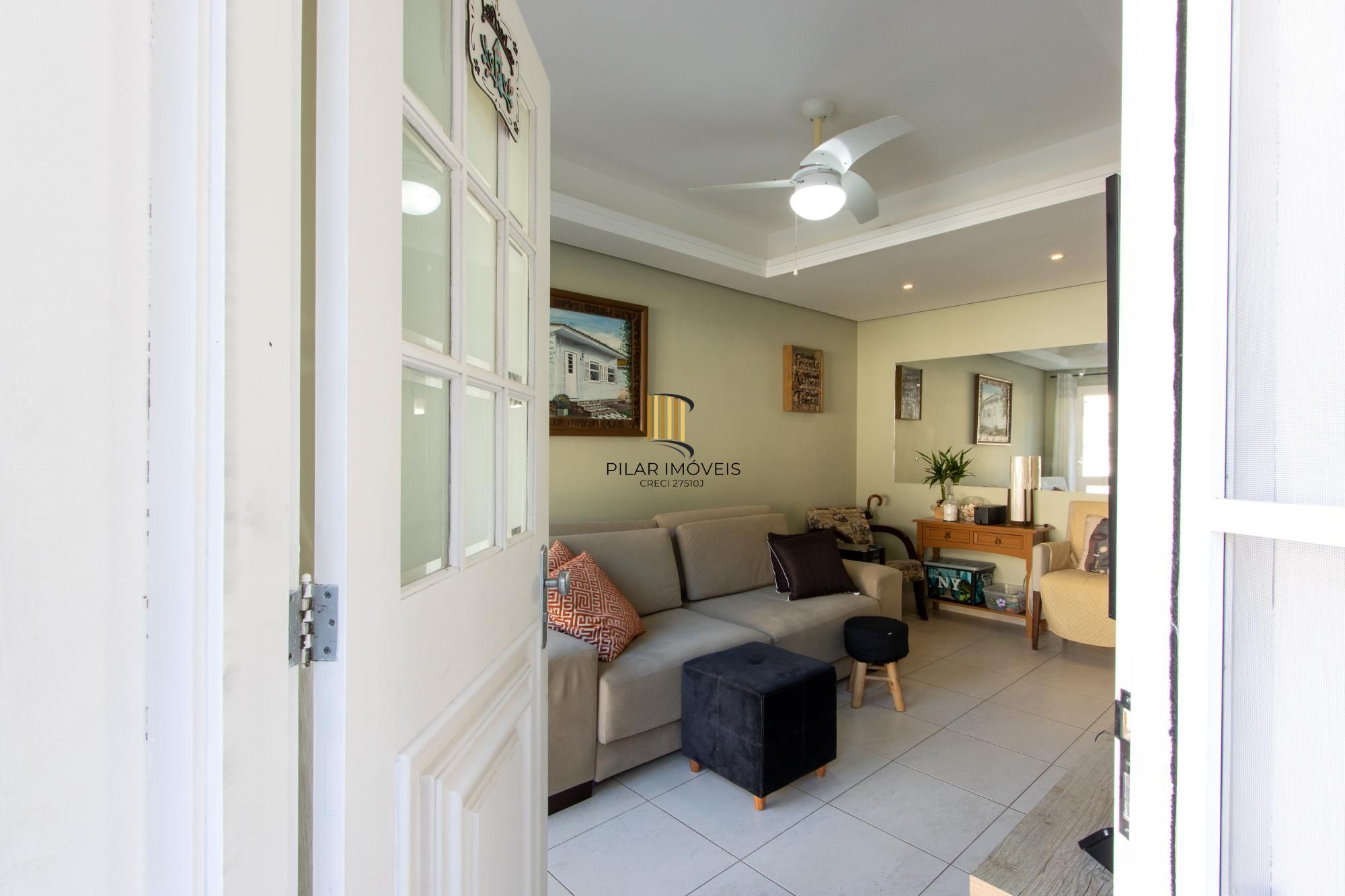 Casa em condomínio, com 3 quartos, com suíte, 2 vagas cobertas, churrasqueira, no Bairro Nonoai.