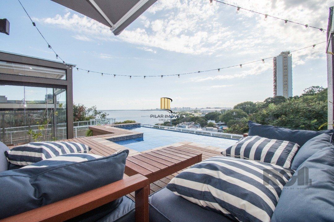 Cobertura de alto padrão, construtora Clave, vista perene para o Rio, 3 suítes, piscina, 3 vagas cobertas. - Pilar Imóveis