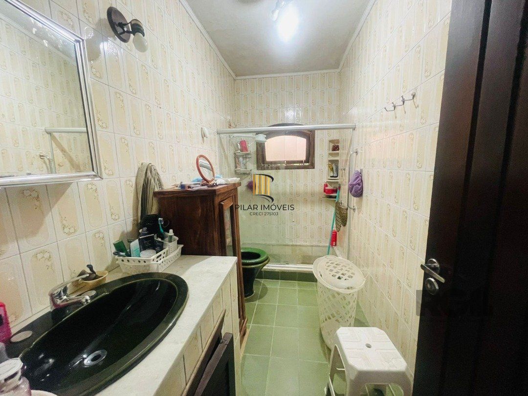 Casa 3 dormitórios no bairro Tristeza