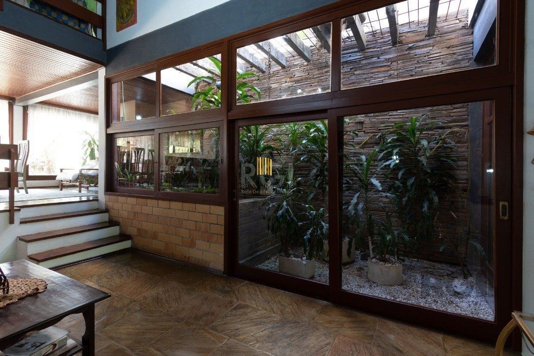 Casa 4 dormitórios no bairro Cristal