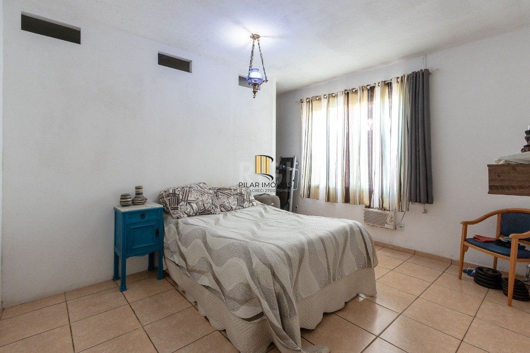 Casa para Venda - 250m², 3 dormitórios, sendo 1 suites, 3 vagas - Tristeza